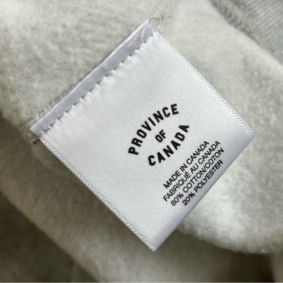 PROVINCE OF CANADA: HAND SCRIPT SWEATER - Picture 10 of 11